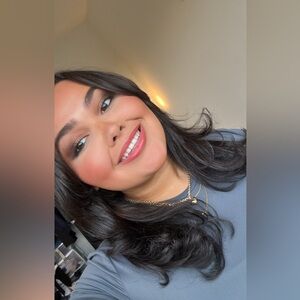 Meet your Posher, Gabriela